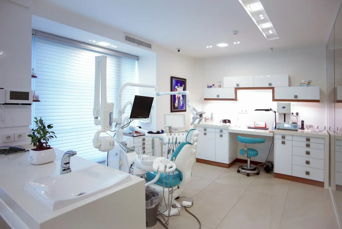 Sade klinik iç mekânı