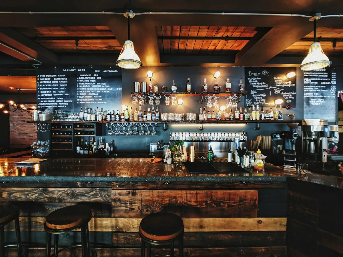 Bar ve sofra atmosferi